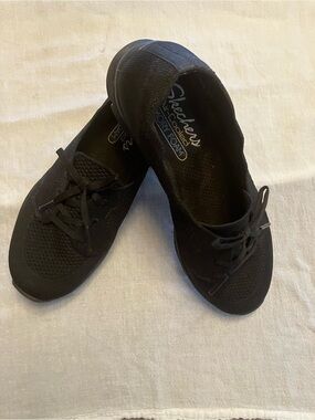 Skechers Women’s Black Knit Slip-On Lace Sneaker